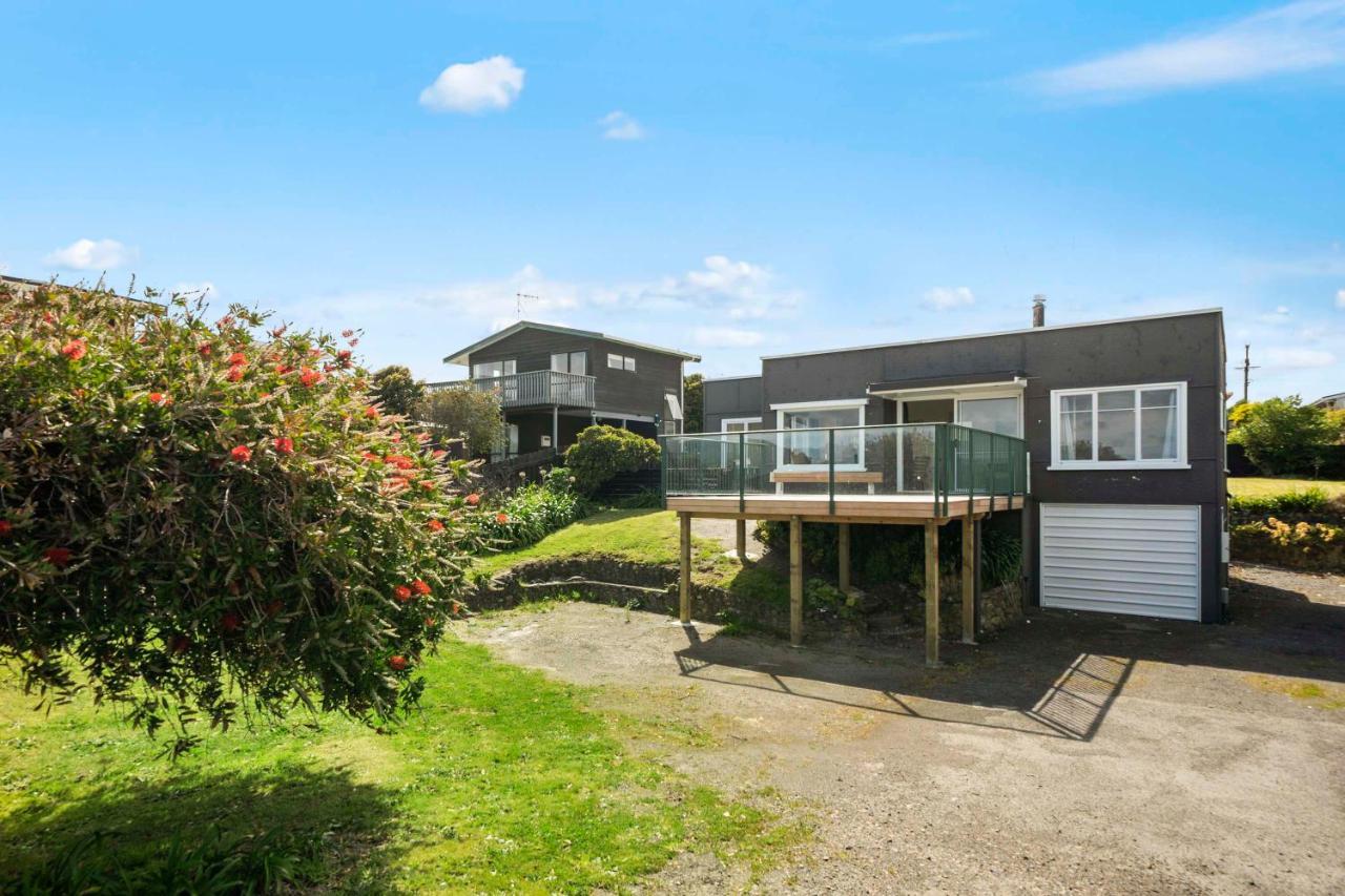 The Green Trout - Paraparaumu Beach Holiday Home Eksteriør bilde