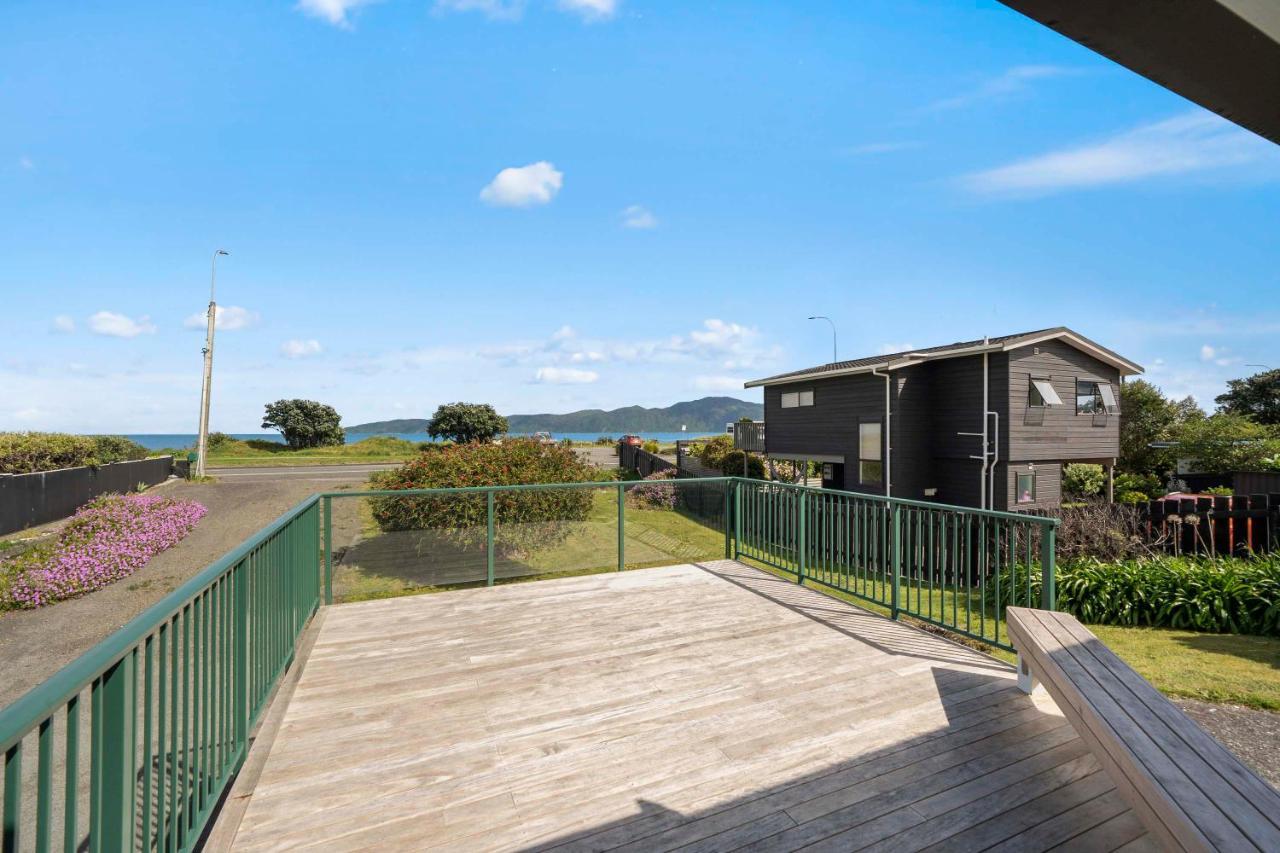 The Green Trout - Paraparaumu Beach Holiday Home Eksteriør bilde