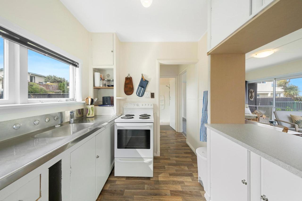 The Green Trout - Paraparaumu Beach Holiday Home Eksteriør bilde